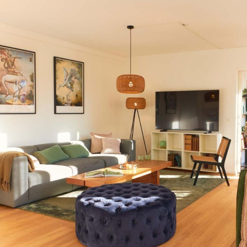 Stunning 2 BR Home on Nyhavn with Private Balcony