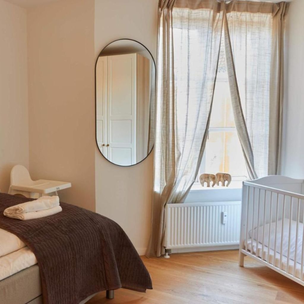 Stunning 2 BR Home on Nyhavn with Private Balcony