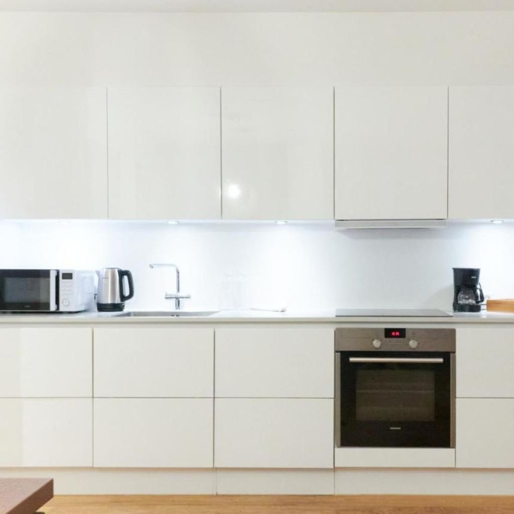 Stunning 2 BR Home on Nyhavn with Private Balcony